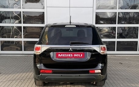 Mitsubishi Outlander III рестайлинг 3, 2013 год, 1 280 000 рублей, 5 фотография