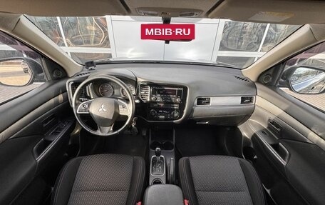 Mitsubishi Outlander III рестайлинг 3, 2013 год, 1 280 000 рублей, 9 фотография