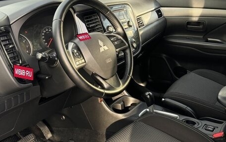 Mitsubishi Outlander III рестайлинг 3, 2013 год, 1 280 000 рублей, 10 фотография