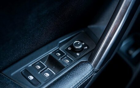 Volkswagen Tiguan II, 2018 год, 3 250 000 рублей, 15 фотография