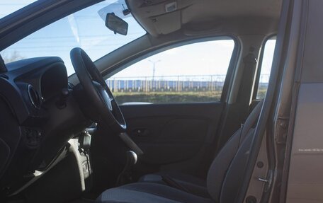 Renault Logan II, 2019 год, 1 080 000 рублей, 12 фотография