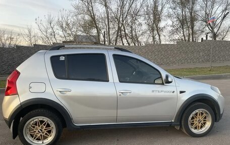 Renault Sandero I, 2014 год, 650 000 рублей, 2 фотография