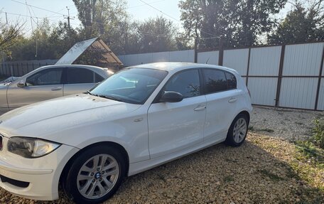 BMW 1 серия, 2009 год, 710 000 рублей, 2 фотография