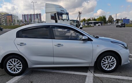 KIA Rio IV, 2018 год, 1 560 000 рублей, 3 фотография