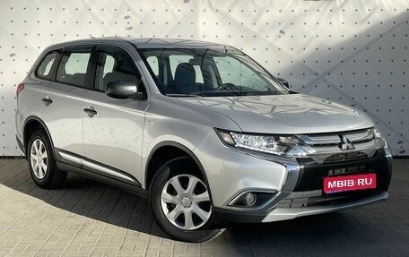 Mitsubishi Outlander III рестайлинг 3, 2018 год, 1 950 000 рублей, 1 фотография