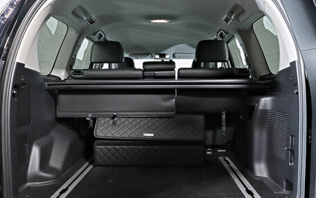 Toyota Land Cruiser Prado 150 рестайлинг, 2022 год, 6 990 000 рублей, 8 фотография