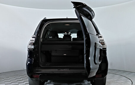 Toyota Land Cruiser Prado 150 рестайлинг, 2022 год, 6 990 000 рублей, 7 фотография
