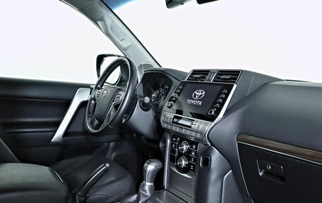 Toyota Land Cruiser Prado 150 рестайлинг, 2022 год, 6 990 000 рублей, 14 фотография