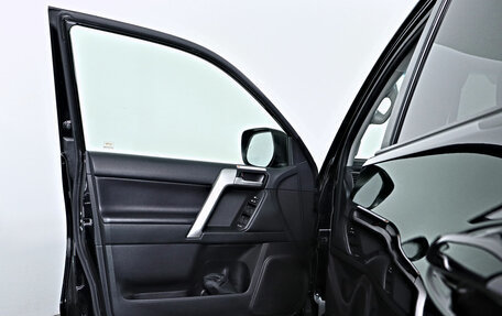 Toyota Land Cruiser Prado 150 рестайлинг, 2022 год, 6 990 000 рублей, 17 фотография