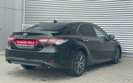Toyota Camry, 2021 год, 3 390 000 рублей, 4 фотография