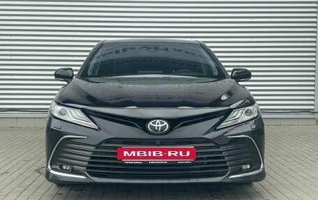 Toyota Camry, 2021 год, 3 390 000 рублей, 2 фотография