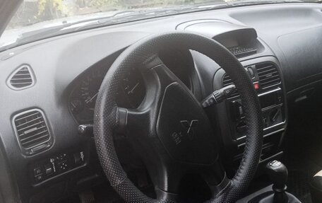 Mitsubishi Carisma I, 2003 год, 200 000 рублей, 9 фотография
