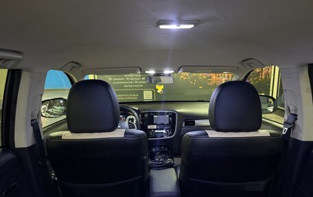 Mitsubishi Outlander III рестайлинг 3, 2013 год, 1 350 000 рублей, 8 фотография