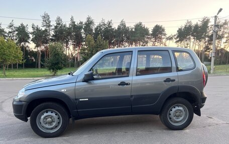 Chevrolet Niva I рестайлинг, 2013 год, 599 000 рублей, 2 фотография