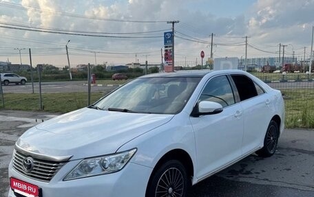 Toyota Camry, 2014 год, 1 330 000 рублей, 2 фотография