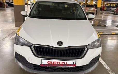 Skoda Rapid II, 2021 год, 1 100 000 рублей, 2 фотография