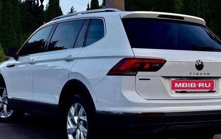 Volkswagen Tiguan II, 2022 год, 2 800 000 рублей, 5 фотография