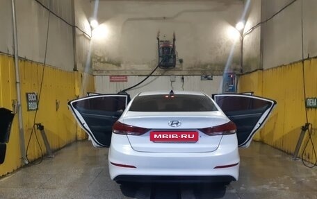 Hyundai Elantra VI, 2017 год, 849 000 рублей, 2 фотография