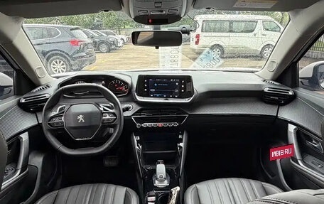 Peugeot 2008 II, 2023 год, 1 290 000 рублей, 6 фотография
