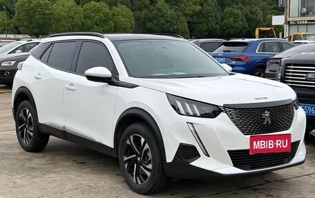 Peugeot 2008 II, 2023 год, 1 290 000 рублей, 3 фотография