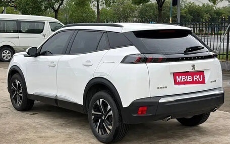 Peugeot 2008 II, 2023 год, 1 290 000 рублей, 5 фотография