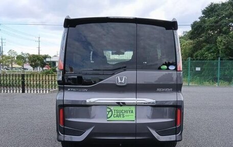 Honda Stepwgn IV рестайлинг, 2020 год, 1 850 000 рублей, 4 фотография