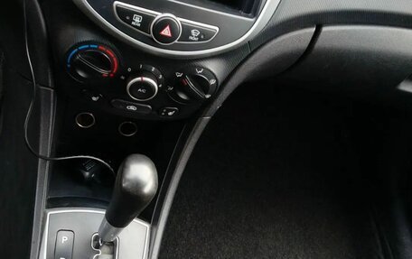 Hyundai Solaris II рестайлинг, 2012 год, 660 000 рублей, 4 фотография