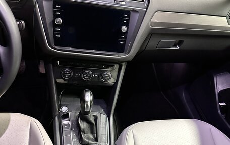 Volkswagen Tiguan II, 2019 год, 3 100 000 рублей, 3 фотография