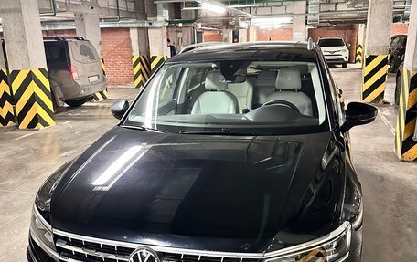 Volkswagen Tiguan II, 2019 год, 3 100 000 рублей, 2 фотография