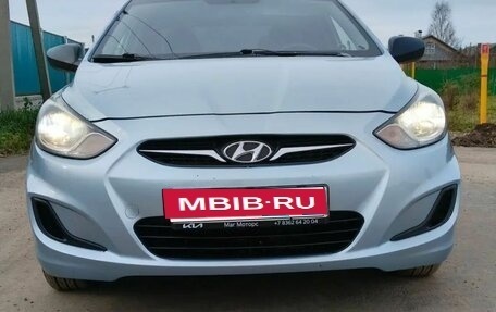 Hyundai Solaris II рестайлинг, 2012 год, 660 000 рублей, 3 фотография