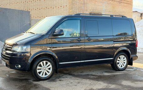 Volkswagen Multivan T5, 2013 год, 2 600 000 рублей, 2 фотография