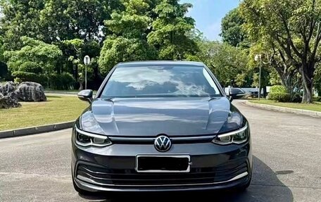 Volkswagen Golf VIII, 2023 год, 1 950 000 рублей, 2 фотография