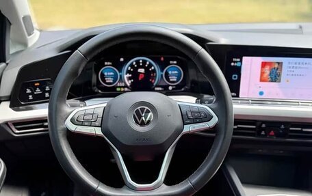 Volkswagen Golf VIII, 2023 год, 1 950 000 рублей, 7 фотография