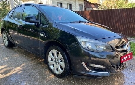 Opel Astra J, 2013 год, 640 000 рублей, 2 фотография