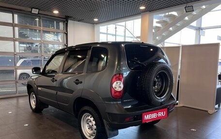 Chevrolet Niva I рестайлинг, 2017 год, 830 000 рублей, 5 фотография