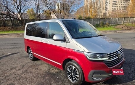 Volkswagen Multivan T6 рестайлинг, 2021 год, 6 700 000 рублей, 2 фотография