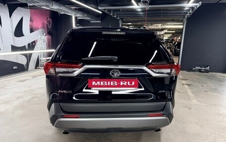 Toyota RAV4, 2022 год, 3 800 000 рублей, 3 фотография