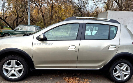 Renault Sandero II рестайлинг, 2016 год, 1 000 000 рублей, 2 фотография