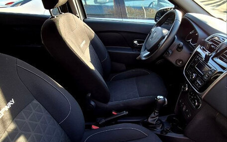 Renault Sandero II рестайлинг, 2016 год, 1 000 000 рублей, 6 фотография