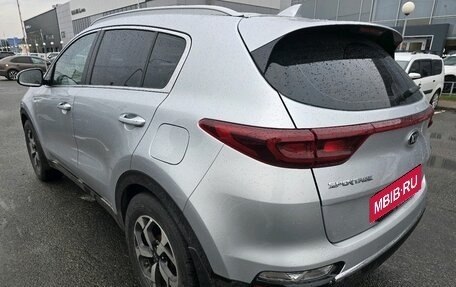 KIA Sportage IV рестайлинг, 2019 год, 1 799 000 рублей, 3 фотография
