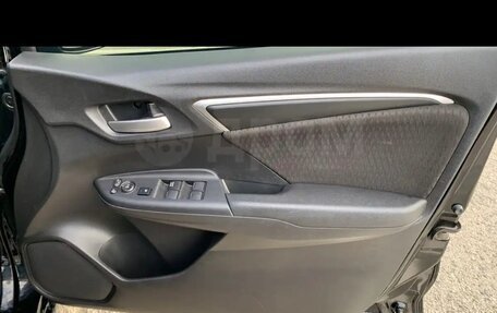 Honda Fit III, 2019 год, 1 300 000 рублей, 3 фотография
