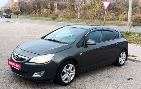Opel Astra J, 2011 год, 650 000 рублей, 3 фотография
