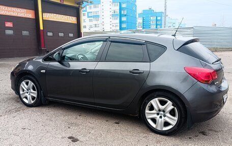 Opel Astra J, 2011 год, 650 000 рублей, 6 фотография