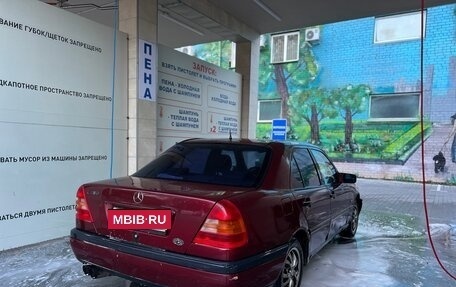 Mercedes-Benz C-Класс, 1994 год, 140 000 рублей, 3 фотография