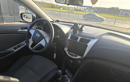 Hyundai Solaris II рестайлинг, 2012 год, 450 000 рублей, 3 фотография