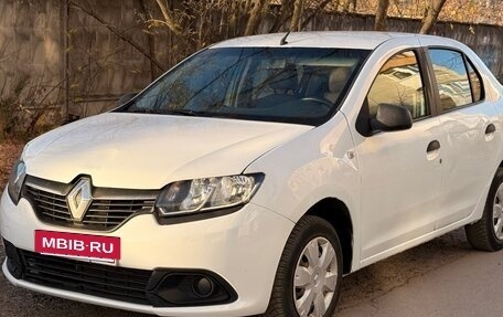 Renault Logan II, 2015 год, 445 000 рублей, 2 фотография