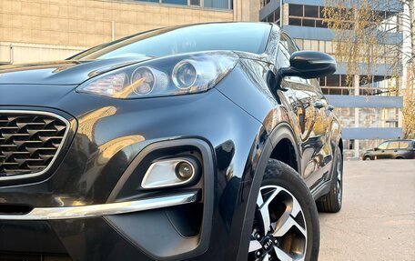 KIA Sportage IV рестайлинг, 2020 год, 1 850 000 рублей, 2 фотография