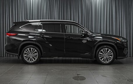 Toyota Highlander, 2021 год, 4 998 000 рублей, 5 фотография