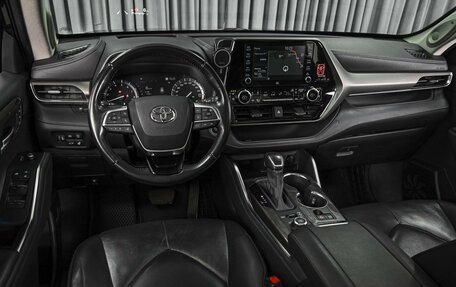Toyota Highlander, 2021 год, 4 998 000 рублей, 6 фотография
