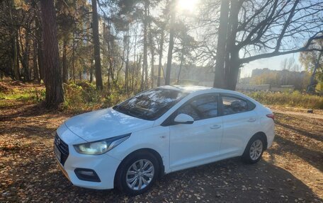 Hyundai Solaris II рестайлинг, 2018 год, 800 000 рублей, 5 фотография